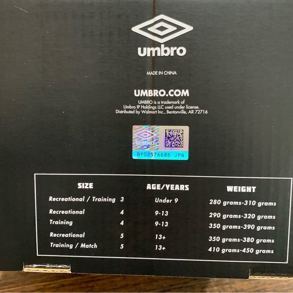 New! Umbro kids soccer ball size 4 for ages 9 to 13 - Picture 5 of 5